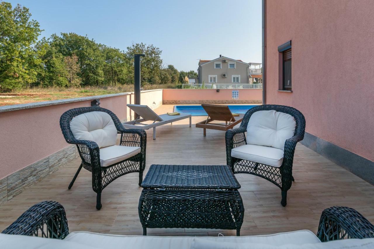 Ferienhaus Mary Ližnjan Dış mekan fotoğraf