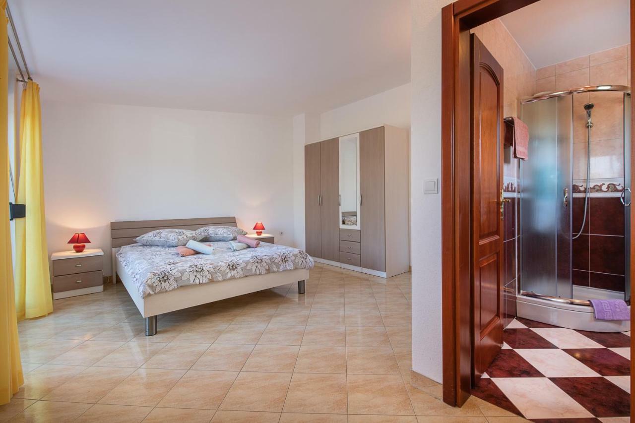Ferienhaus Mary Ližnjan Dış mekan fotoğraf