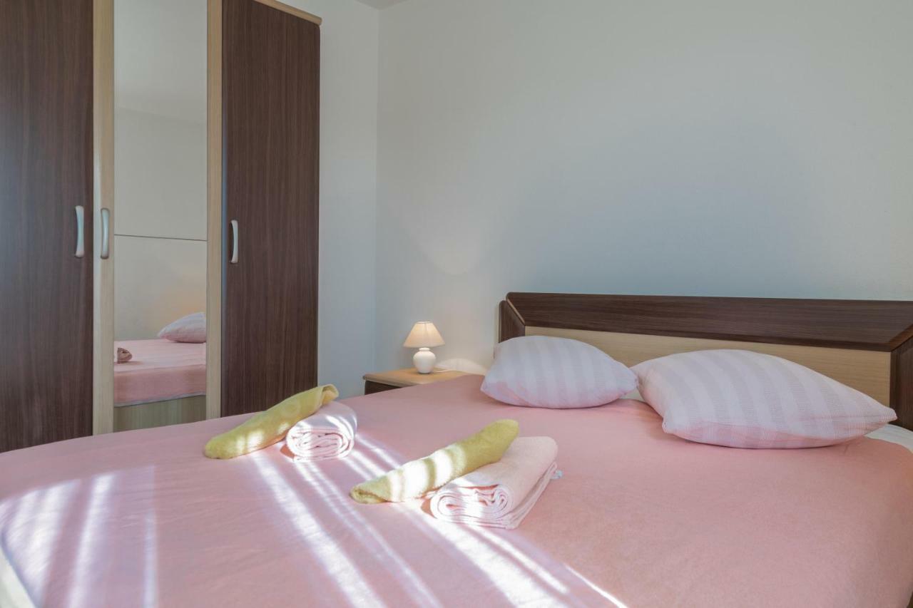 Ferienhaus Mary Ližnjan Dış mekan fotoğraf